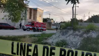 La unidad presentaba alrededor de 15 impactos de bala en la puerta del conductor