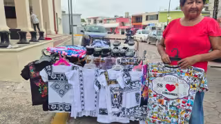 Campechanidad sobre ruedas: doña Elsy vende tradición desde su triciclo en Champotón
