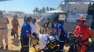 El pescador fue trasladado de emergencia a un hospital de Mérida