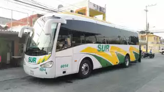 El chofer será investigado por transportar personas indocumentadas, siendo acusado por tráfico de personas