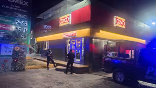 Asaltan tienda de conveniencia en la Colonia Centro de Cancún; sujeto huye con efectivo y mercancía