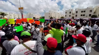 Aseguran que varios compañeros se han quedado sin trabajo por negarse a pagar las cuotas que les piden