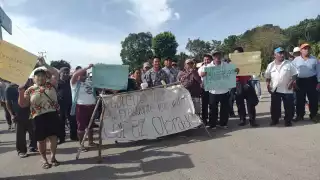 Alrededor de 100 ejidatarios se encontraban en el bloqueo