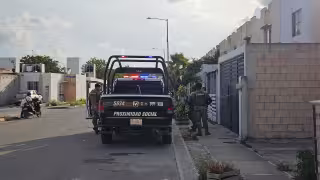 Rescatan a tres personas privadas de la libertad en Cancún; se reportan dos detenidos