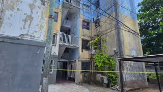Evacuan a 14 personas por incendio en edificio de departamentos en la SM 77 de Cancún