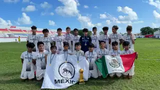 Los equipos saltaron sobre la cancha del emblemático estadio Cancún ‘86