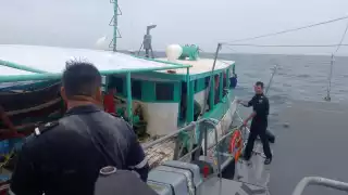 Pescador convulsiona en altamar durante el inicio de la temporada de langosta en Yucatán