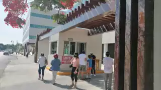 Los niños llegaron acompañados de sus padres, quienes presentaron una CURP