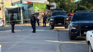 Localizan a mujer sin vida dentro de un auto en la colonia Palmas 2 de Cancún