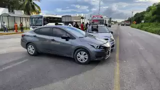 Fuerte choque en la carretera Carmen–Puerto Real provoca caos vial y deja un joven lesionado
