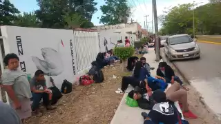 Los estudiantes hicieron fila desde el pasado jueves
