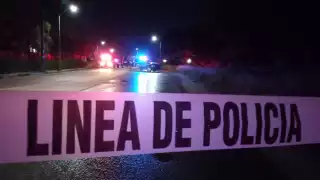 La zona fue acordonada y los Servicios Periciales llegaron a procesar el área donde quedaron casquillos percutidos