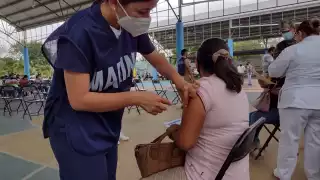 Los docentes ya fueron inmunizados contra el virus