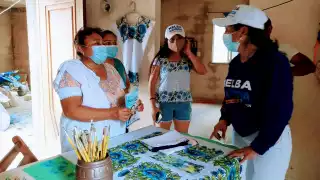 Melba Gamboa en su visita a Teabo, afirma que las mujeres merecen más apoyo por ser el pilar de las familias