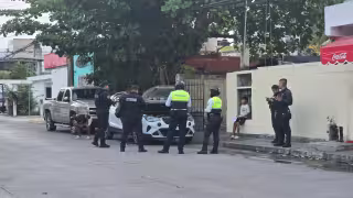 Investigan ataque con presunta bomba molotov contra vehículo en la colonia Gonzalo Guerrero de Playa del Carmen