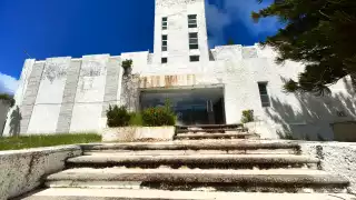 Abandono y deterioro consumen edificios de la colonia Petrolera II en Ciudad del Carmen