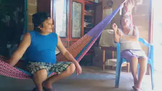 Lucila Pech Dzul dijo que tiene una pequeña tienda en la localidad, cuyas bajas ventas le impiden sostener a su familia