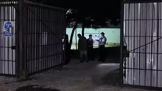 Uno de los delincuentes gritaba consignas en las que daba a entender que sabían que por la tarde había llegado material valioso, dijo uno de los vigilantes