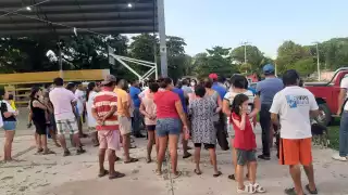 La quema de llantas, basura y otros desperdicios ha ocasionado una gran humareda que ha afectado a todos los ciudadanos de Subincancab, Tehuitz y Timucuy