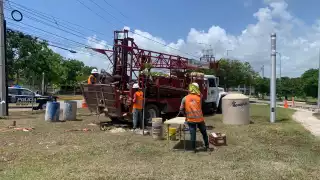 Los trabajadores de ICA comenzaron con el arribo de material para la construcción del Puente Vehicular Nichupté