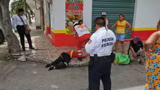 Al lugar llegaron elementos de la policía, pero también paramédicos de la Cruz Roja