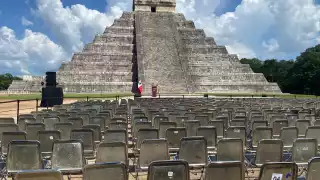 AMLO se encuentra acompañado del gobernador Mauricio Vila