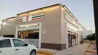 Dos trabajadores de la tienda de convivencia fueron atados de las manos y encerrados en una bodega