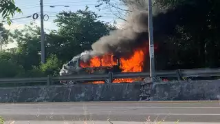 La unidad se incendió en su totalidad