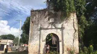 Pobladores de más de 80 años dicen que el sitio era empleado como una iglesia, pero que repentinamente cesaron de celebrar rituales allí; desconocen el motivo