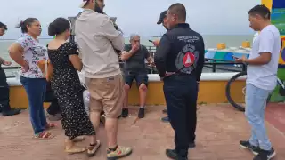¡Héroe! hombre se tira al mar de Ciudad del Carmen para rescatar a un perrito