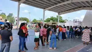 Comienza entrega de tarjetas de la Beca Universal “Rita Cetina” en Champotón