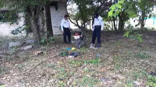 La motocicleta habría sido robada recientemente de una casa en Escárcega