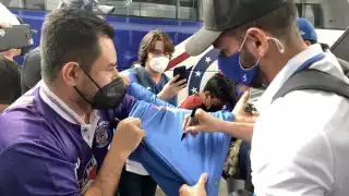 Los jugadores del Cruz Azul se tomaron tiempo para convivir con los fans