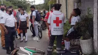 La menor fue atendida por socorristas en Carrillo Puerto luego de que un maestro se enterara del accidente y diera aviso al 911