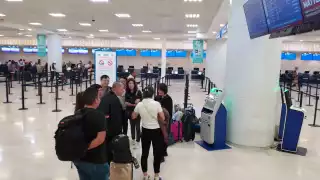 Barrera del idioma casi deja a un grupo de asiaticos sin viaje