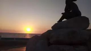 Las puestas de sol son contempladas por los visitantes
