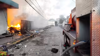 Indigentes incendiaron el antiguo Hospital General de Cancún