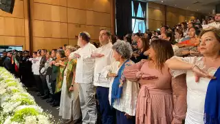 Autoridades realizaron una sesión solemne en Mérida