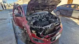 Incendio de automóvil en el centro de Progreso genera movilización