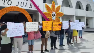 Manifestación de habitantes por presión para desalojar colonia Chiapas Siglo XXI en Cancún