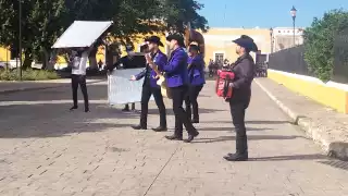 La agrupación cantó frente a sus fans durante las grabaciones en Izamal