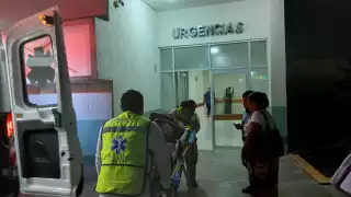 Albañil cae de segundo piso y termina dentro de un pozo en Escárcega; está grave