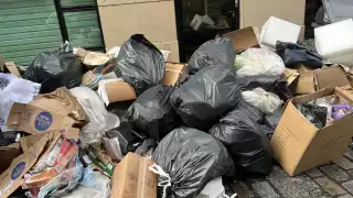 Los basureros de París hacen huelga contra la reforma de pensiones en Francia