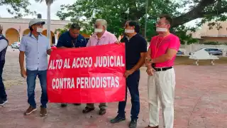 Comunicadores de Campeche protestan por presunta censura