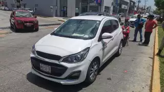 El accidente generó una fila de autos detrás, provocando tráfico en la zona