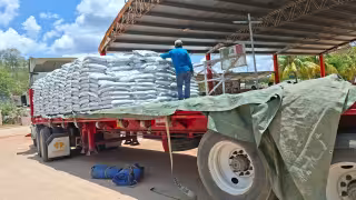 A tiempo para la siembra: entregan 100 toneladas de fertilizante a campesinos de Nohalal, Hecelchakán