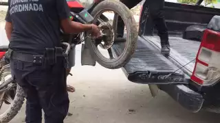 Los oficiales vinculados en el accidente se llevaron la moto en su carro patrulla