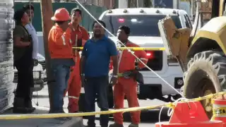 Dos obreros heridos al caer de una altura de 7 metro en Ciudad del Carmen