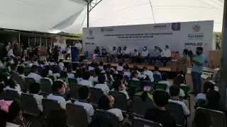 El mandatario se encuentra en escuela primaria Centenario del Ejército Mexicano