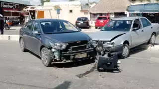 Solamente se registraron daños materiales en el choque